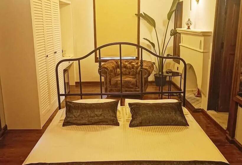 ホテル Kalkan Port