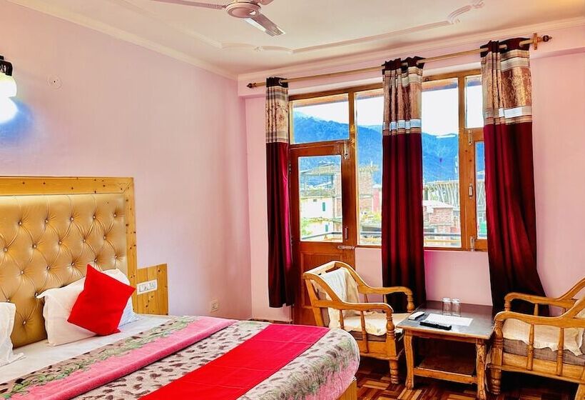 هتل Manu Vatika Manali