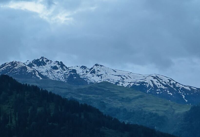 هتل Manu Vatika Manali