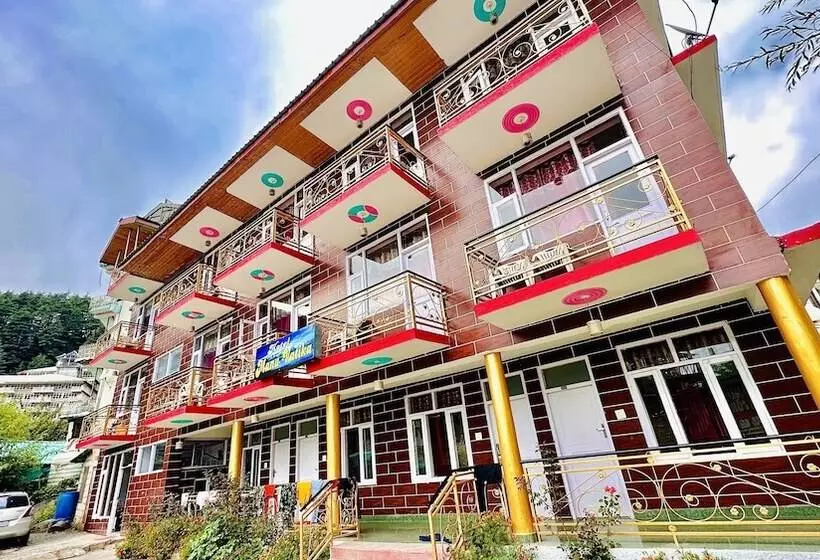 ホテル Manu Vatika Manali