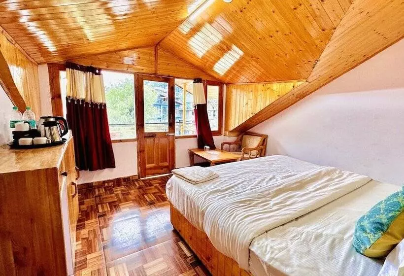 ホテル Manu Vatika Manali