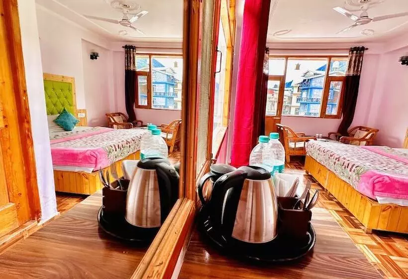 ホテル Manu Vatika Manali