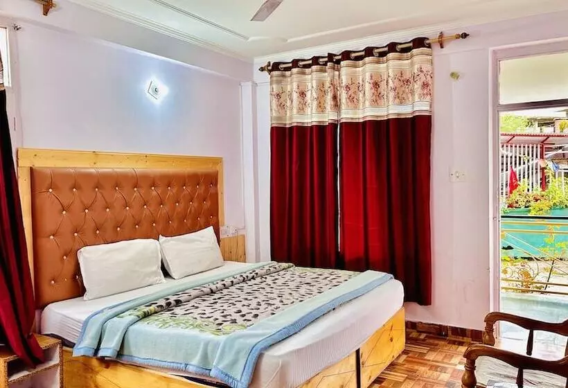 ホテル Manu Vatika Manali