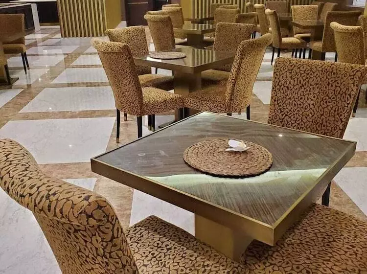 هتل The B Premiere