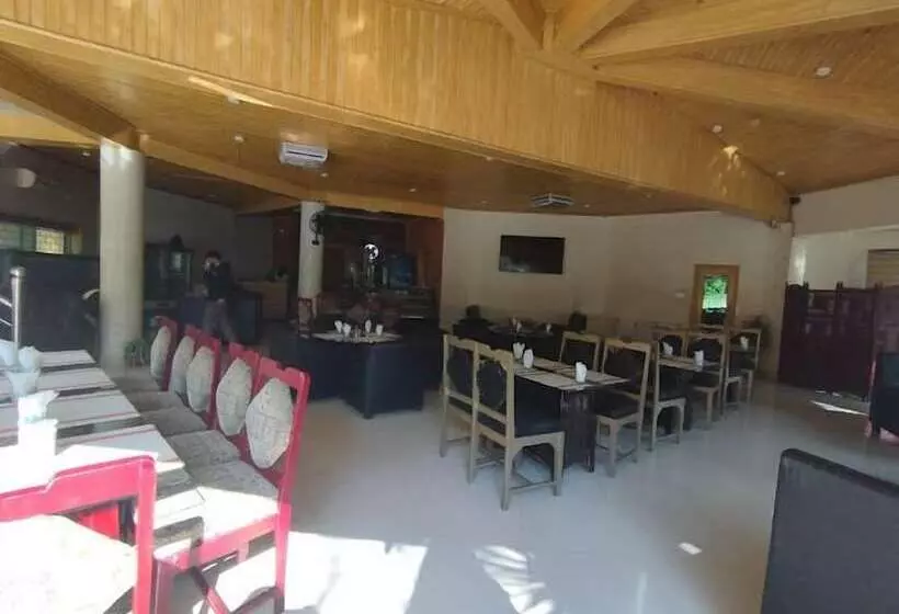 Red Onion Hotel & Restaurant