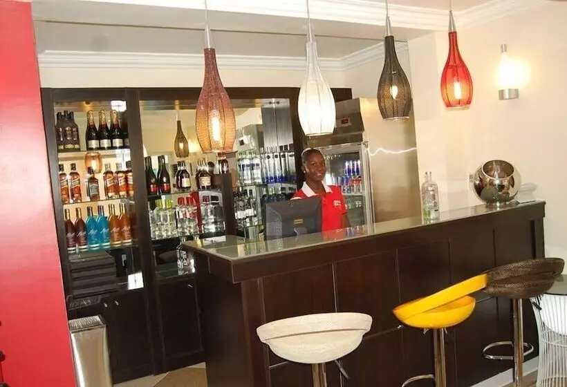 Samsy Hotel And Suites Benin City