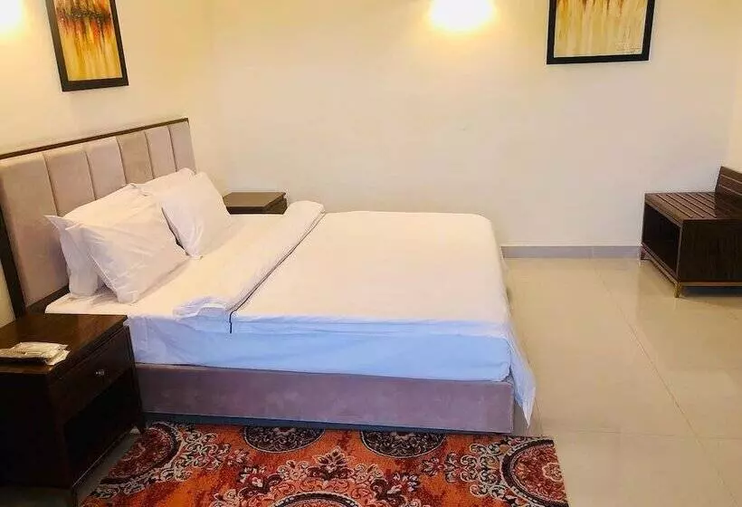 Samsy Hotel And Suites Benin City