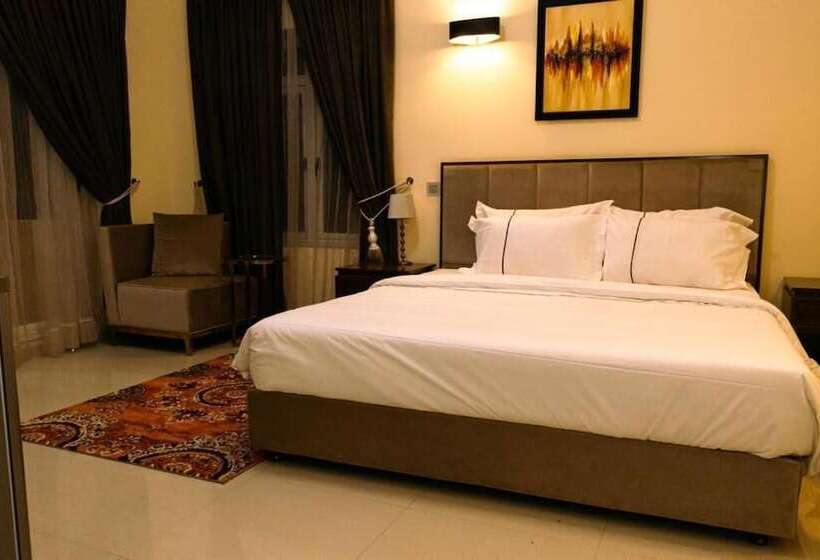 Samsy Hotel And Suites Benin City