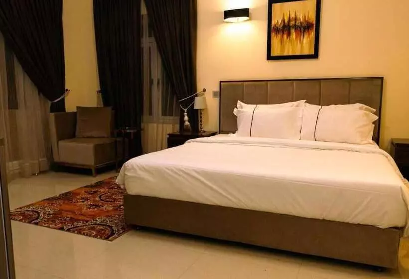 Samsy Hotel And Suites Benin City
