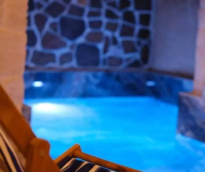 Aşk ı Nare Cave Hotel Swimming Pool & Spa