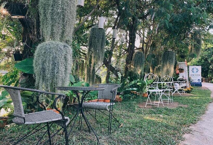 Anchan Laguna Hotel โรงแรมอัญชันลากูน่า