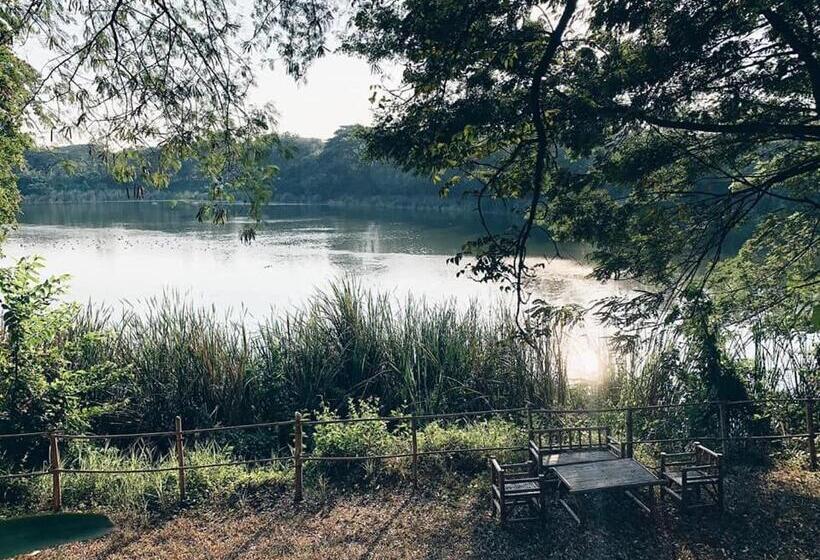 Anchan Laguna Hotel โรงแรมอัญชันลากูน่า