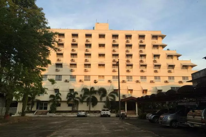 هتل Paradorn Inn