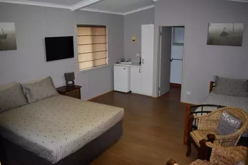 Parry Creek Farm Tourist Resort And Caravan Park