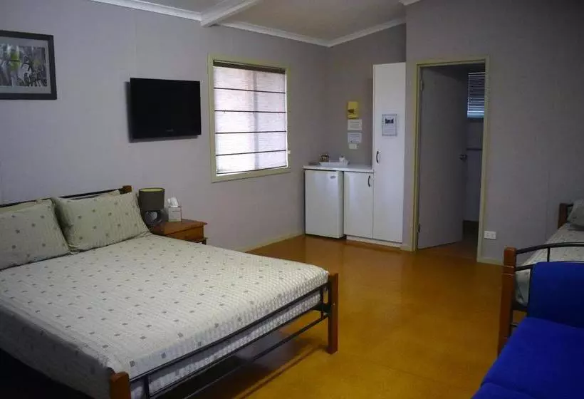Parry Creek Farm Tourist Resort And Caravan Park