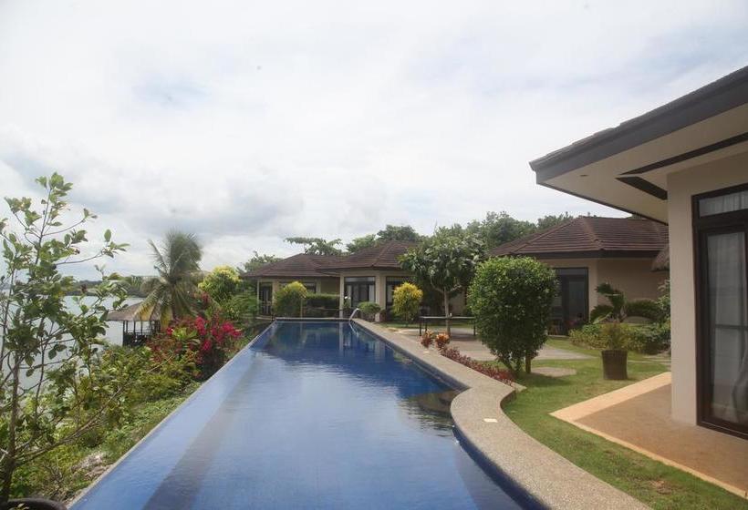 אתר נופש Nine Degrees North Pavilion