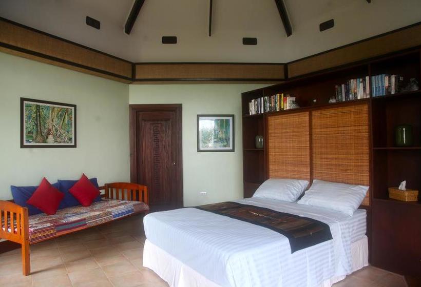 אתר נופש Nine Degrees North Pavilion