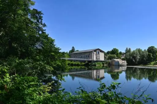 هتل Au Moulin Des Ecorces