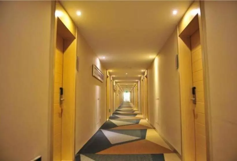 Hotelli City Comfort Inn Zhengzhou Lvcheng Square Metro Station