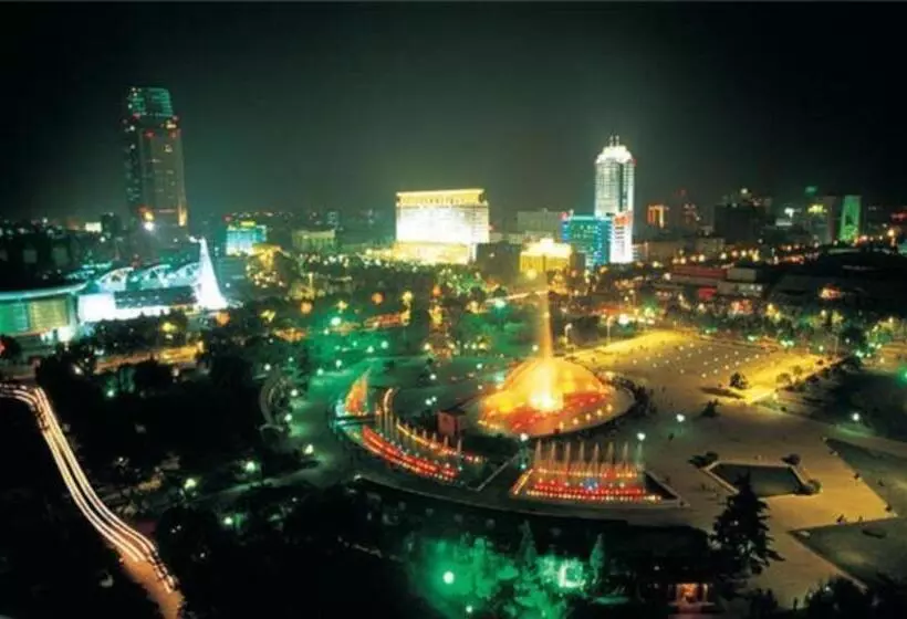 Hotelli City Comfort Inn Zhengzhou Lvcheng Square Metro Station