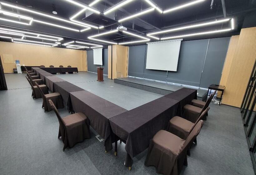 Hotel Osong H  Sejong City