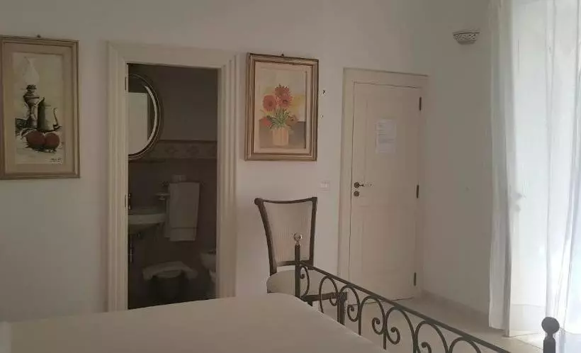 Aamiaismajoitus (B&B) Villa Cenzina