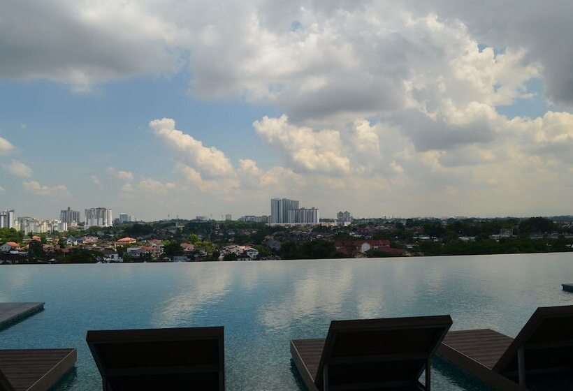 1 Tebrau Suites By Subhome