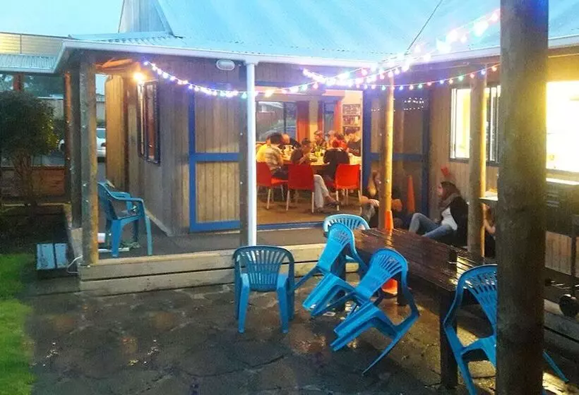 ユースホステル Tongariro River Retreat