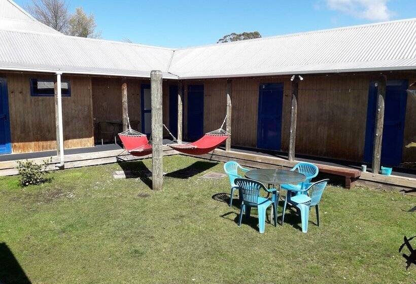 ユースホステル Tongariro River Retreat