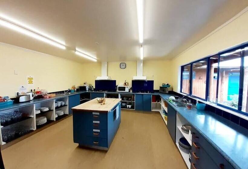 ユースホステル Tongariro River Retreat