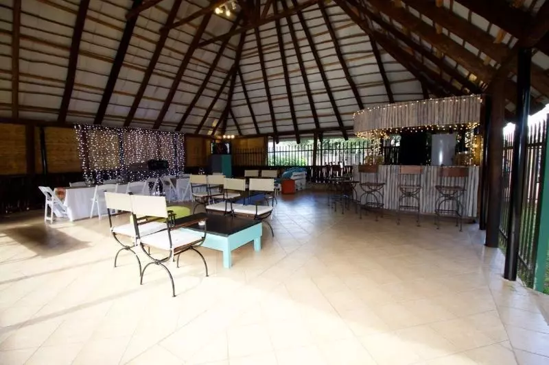 تختخواب و صبحانه Flatdog Lodge
