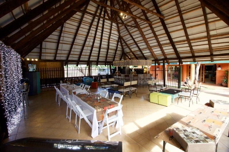 تختخواب و صبحانه Flatdog Lodge