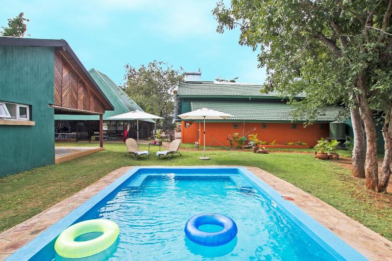 تختخواب و صبحانه Flatdog Lodge