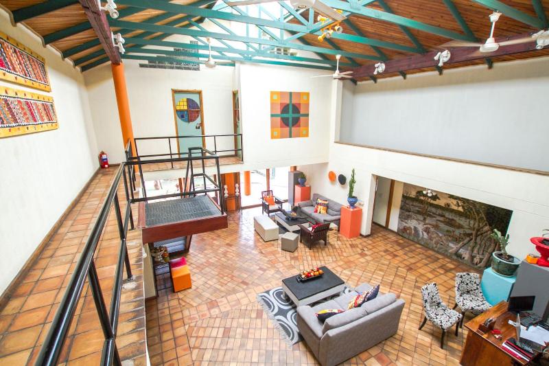 تختخواب و صبحانه Flatdog Lodge