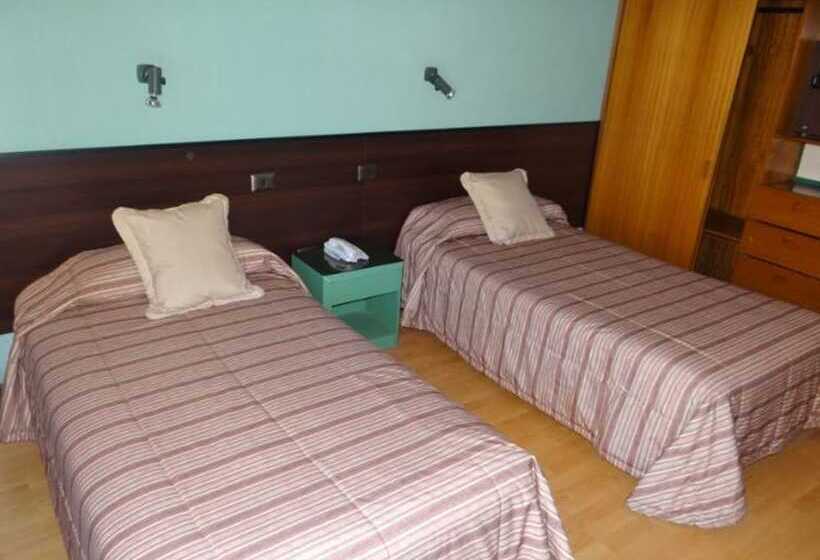 בית מלון כפרי Charlie Inn