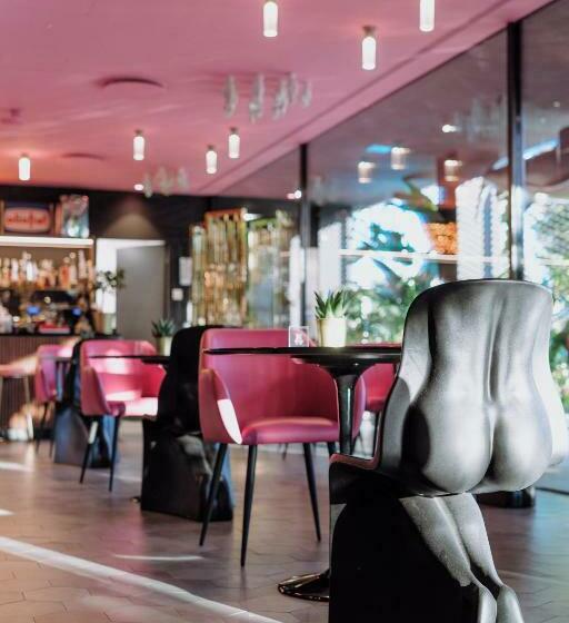 هتل Collini Rooms