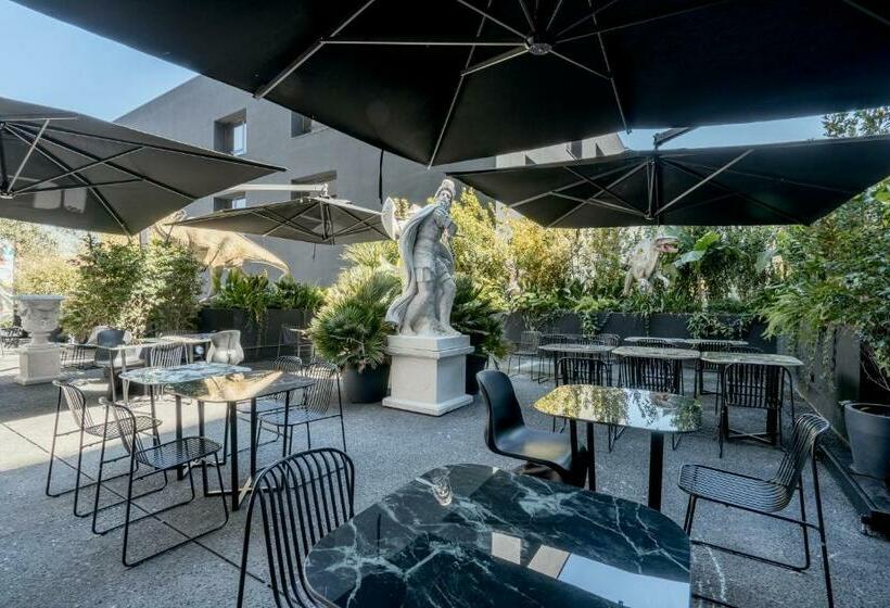 هتل Collini Rooms