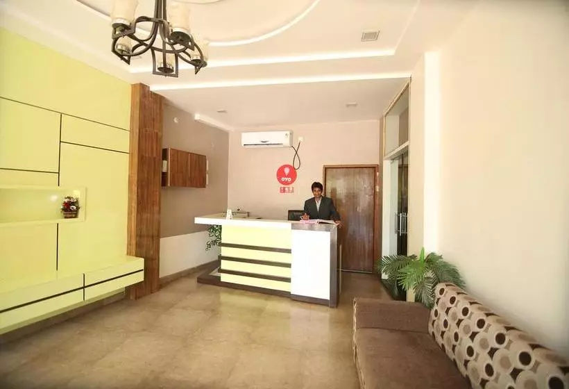 ホテル Oyo Rooms Opp Shri Balaji Hospital Mowa Raipur