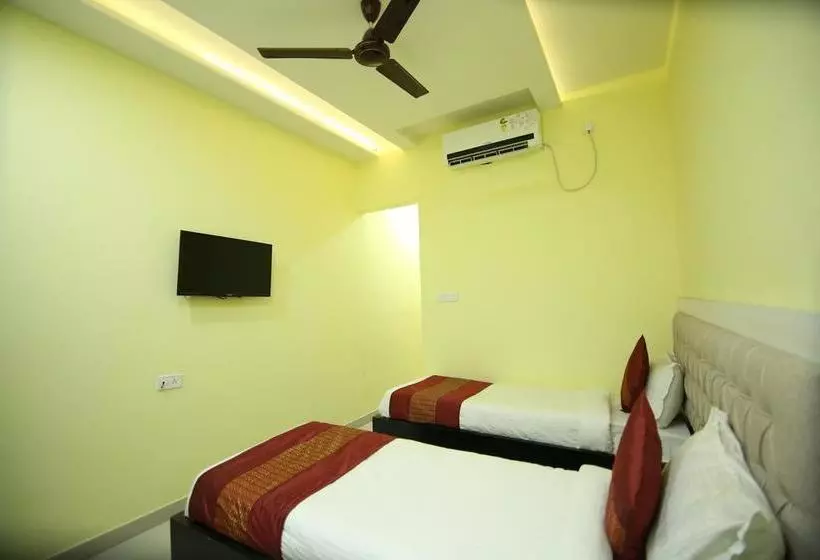 ホテル Oyo Rooms Opp Shri Balaji Hospital Mowa Raipur