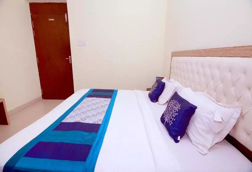 ホテル Oyo Rooms Opp Shri Balaji Hospital Mowa Raipur