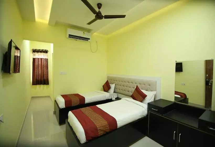 ホテル Oyo Rooms Opp Shri Balaji Hospital Mowa Raipur