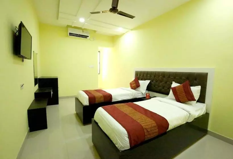 ホテル Oyo Rooms Opp Shri Balaji Hospital Mowa Raipur