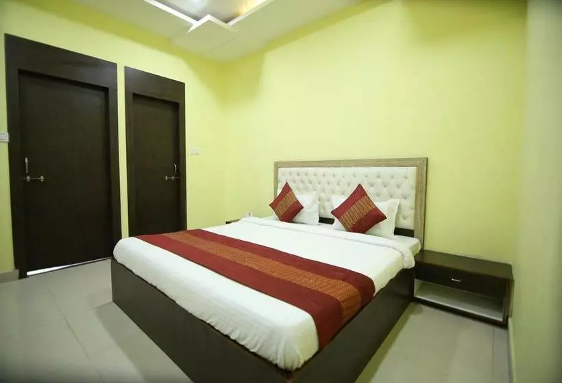 ホテル Oyo Rooms Opp Shri Balaji Hospital Mowa Raipur