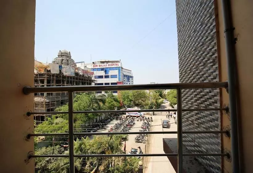 ホテル Oyo Rooms Opp Shri Balaji Hospital Mowa Raipur