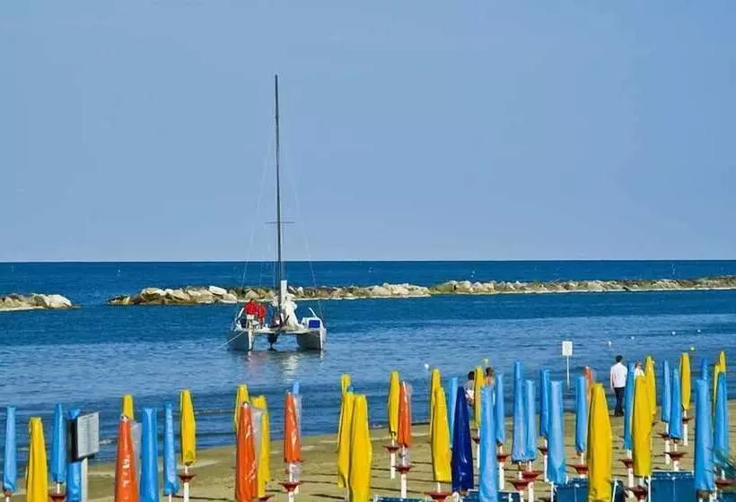 هتل Plaza