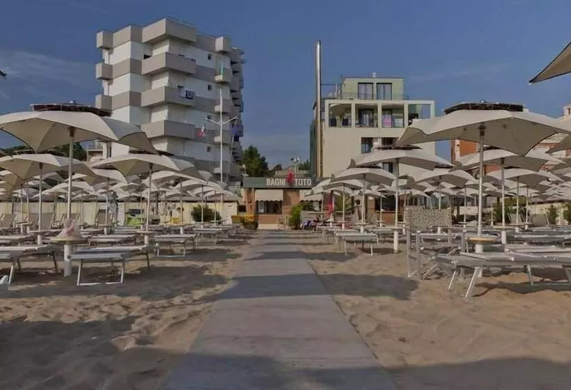 هتل Plaza