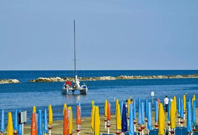 هتل Plaza