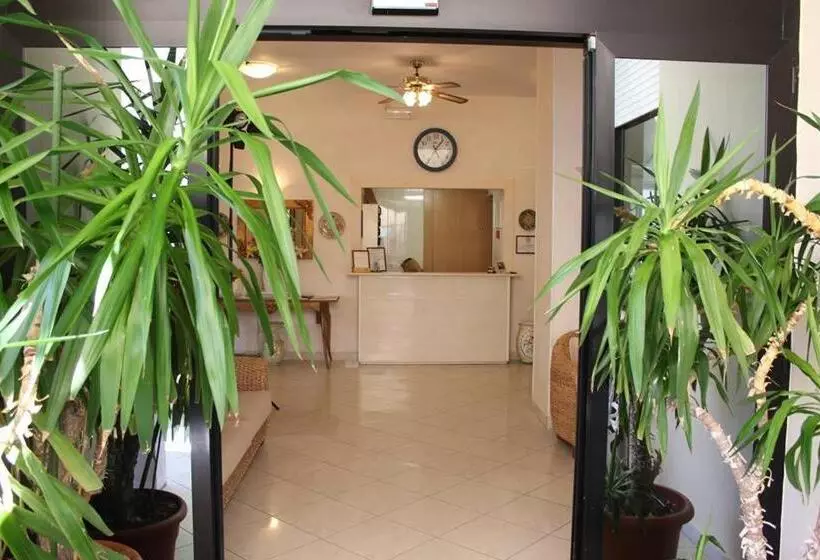 هتل Plaza