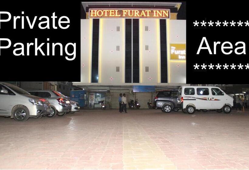 ホテル The Furat Inn