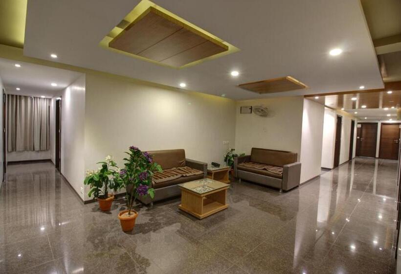 ホテル The Furat Inn